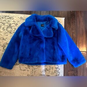 Cobalt Blue Faux fur jacket . Brand cliche .
Size Medium . New without tags